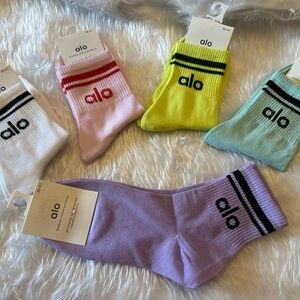 Woman’s Set Of 5 Vibrant Athletic Socks